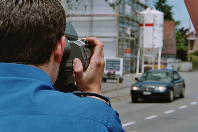 Drivers who drive too fast, too loud and too briskly in technically modified vehicles have to expect to be checked by the cantonal police.